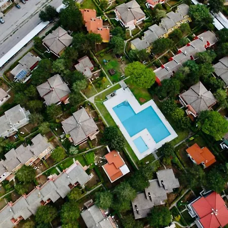 Cozy Flat In With Swimming Pools Apartment Bibione