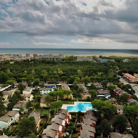 Apartmán Cozy Flat In With Swimming Pools